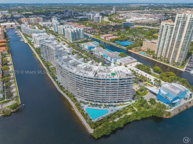 3-bedroom condo for sale in Aventura - 3250 NE 188th St 603 - MondialRealty