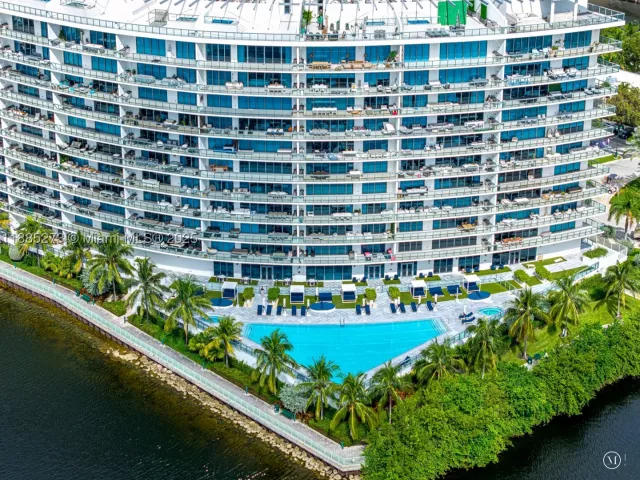 3-bedroom condo for sale in Aventura - 3250 NE 188th St 603 - MondialRealty