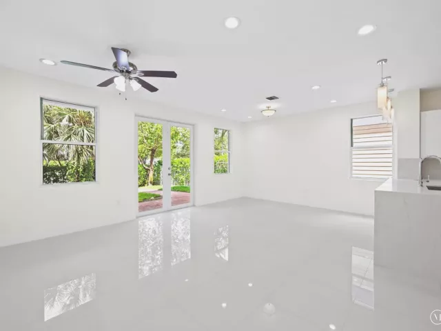 4-bedroom home for rent in Fort Lauderdale - 1430 SW 4th Avenue 1430 - MondialRealty