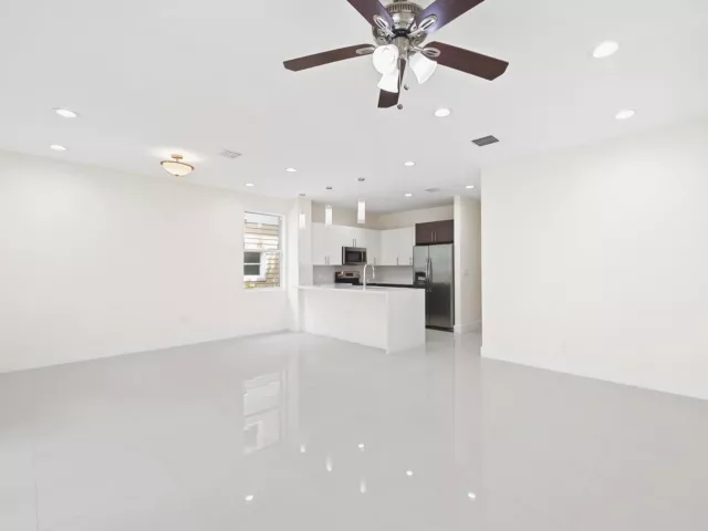 4-bedroom home for rent in Fort Lauderdale - 1430 SW 4th Avenue 1430 - MondialRealty