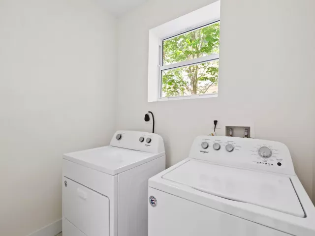 4-bedroom home for rent in Fort Lauderdale - 1430 SW 4th Avenue 1430 - MondialRealty