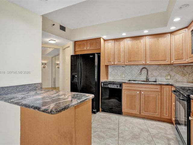 Apartment for sale  Unit #2110 - photo 7528324