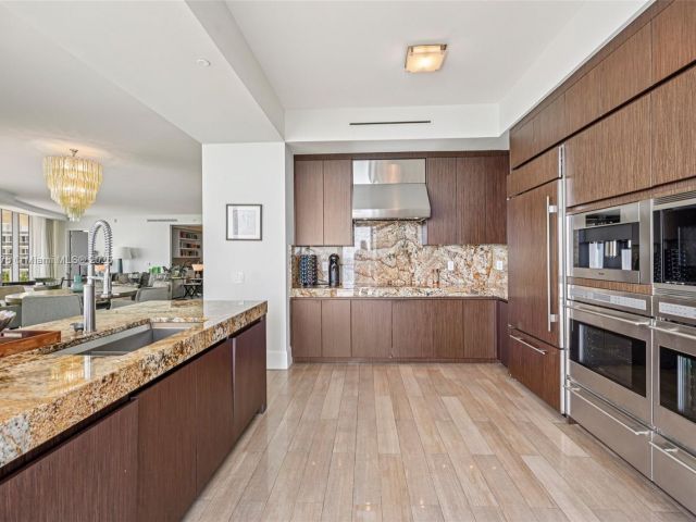 Apartment for sale  Unit #600 - photo 6646027