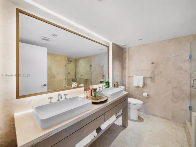 2-bedroom condo for sale in Miami Beach - 102 24th St 1215 - MondialRealty