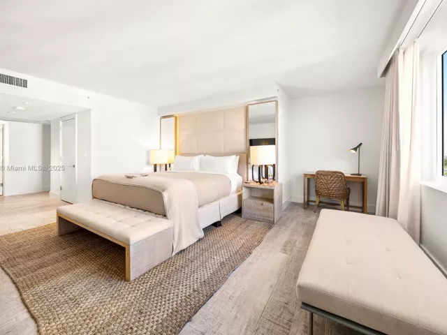 2-bedroom condo for sale in Miami Beach - 102 24th St 1215 - MondialRealty