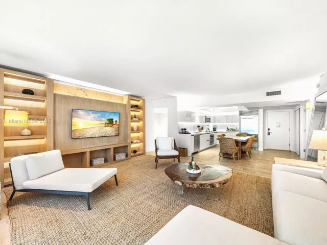 2-bedroom condo for sale in Miami Beach - 102 24th St 1215 - MondialRealty