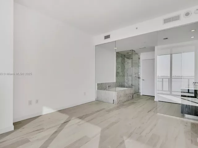 2-bedroom condo for sale in Miami - 480 NE 31st St 904 - MondialRealty