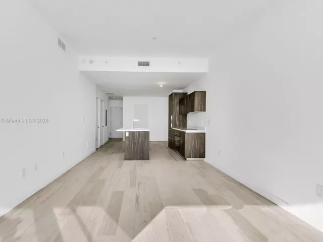 2-bedroom condo for sale in Miami - 480 NE 31st St 904 - MondialRealty