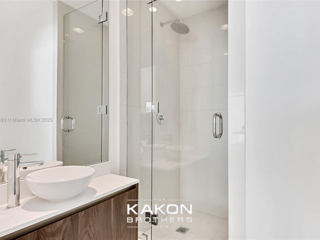 Apartment for sale  Unit #904 - photo 6613182