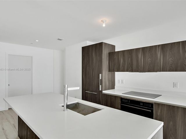 Apartment for sale  Unit #904 - photo 6613195