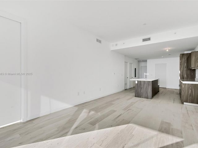 Apartment for sale  Unit #904 - photo 6613197