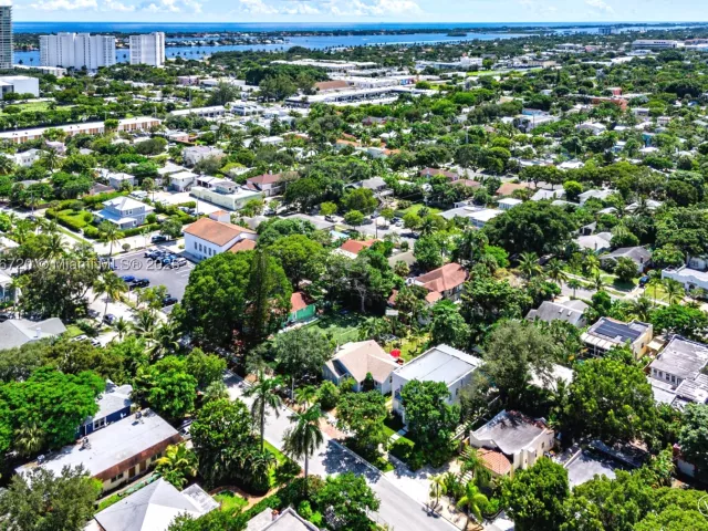 2-bedroom home for sale in West Palm Beach - 728 Newark St - MondialRealty