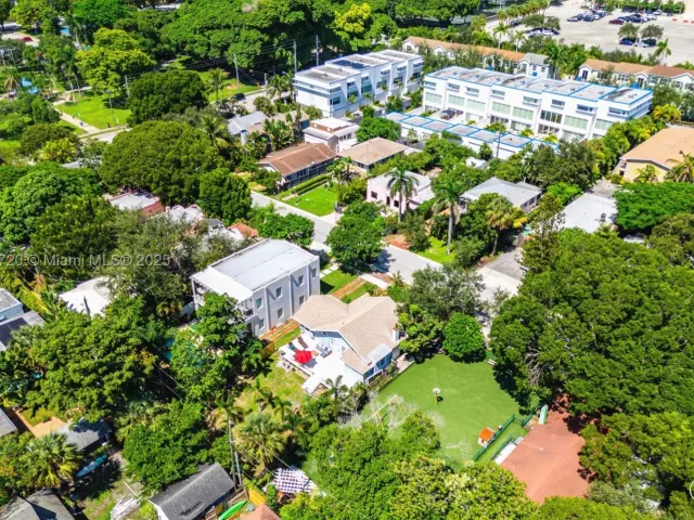 2-bedroom home for sale in West Palm Beach - 728 Newark St - MondialRealty