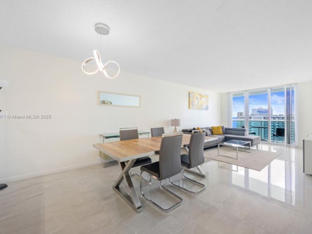 Apartment for sale  Unit #1425 - photo 6613007