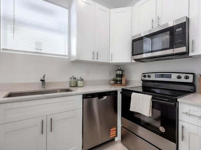 Home for rent at 3755 Saginaw Avenue - photo 6614255