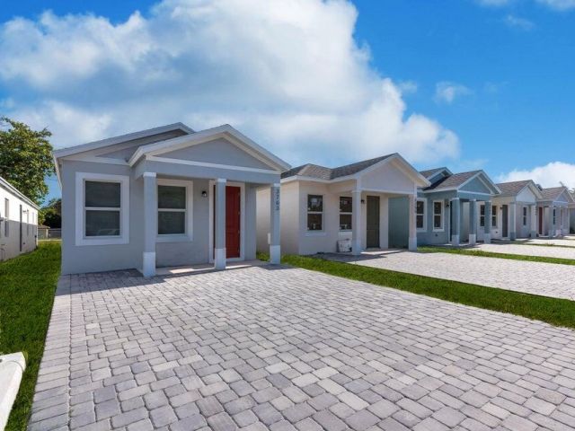 Home for rent at 3755 Saginaw Avenue - photo 6614261