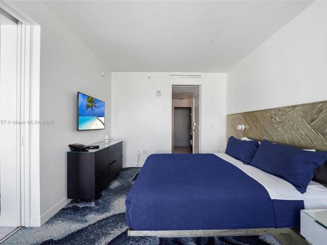 Apartment for sale  Unit #1704 - photo 6613424