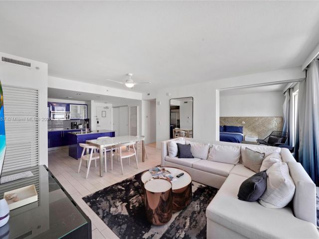 Apartment for sale  Unit #1704 - photo 6613427