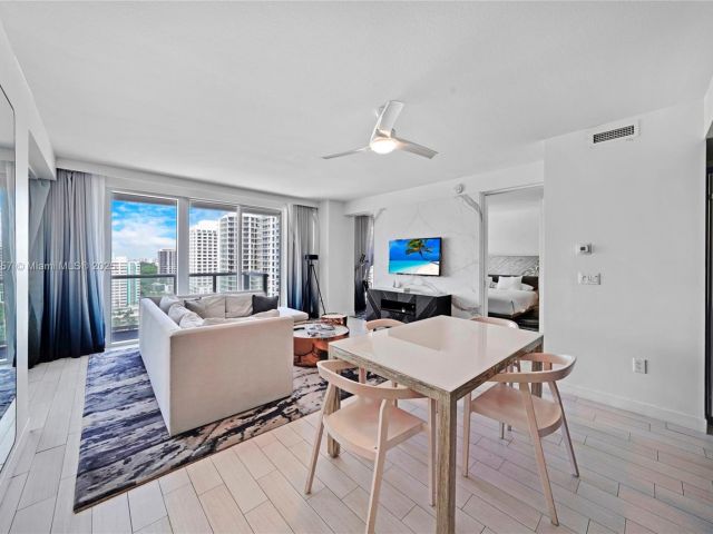 Apartment for sale  Unit #1704 - photo 6613431