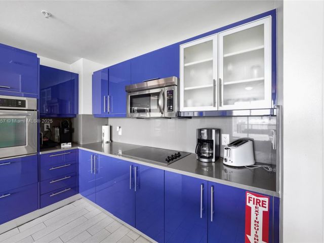 Apartment for sale  Unit #1704 - photo 6613437