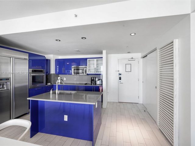 Apartment for sale  Unit #1704 - photo 6613439