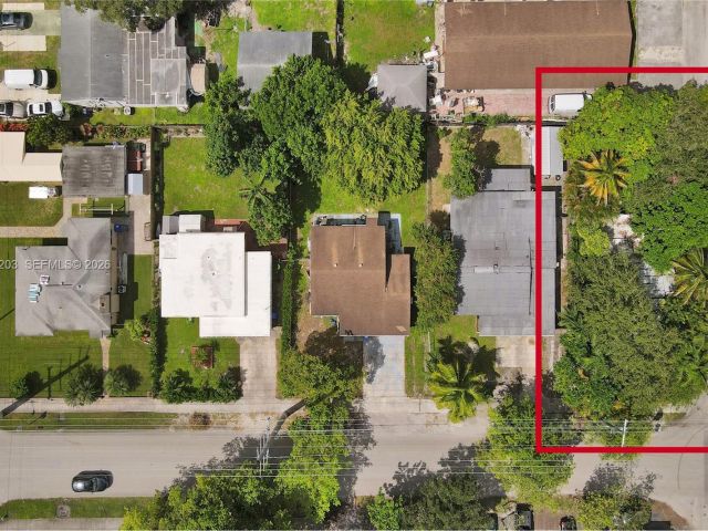 2-bedroom home for sale in Hollywood - 1024 N 24th Ave - MondialRealty