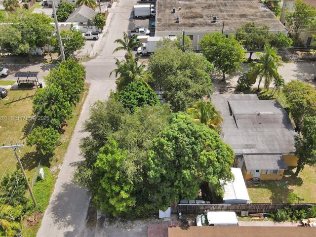 2-bedroom home for sale in Hollywood - 1024 N 24th Ave - MondialRealty