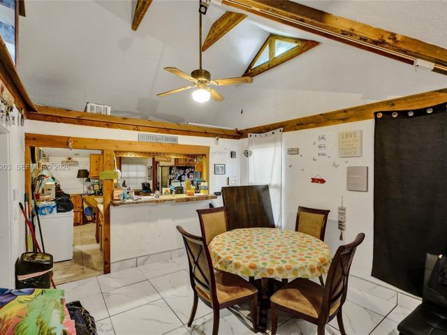 2-bedroom home for sale in Hollywood - 1024 N 24th Ave - MondialRealty