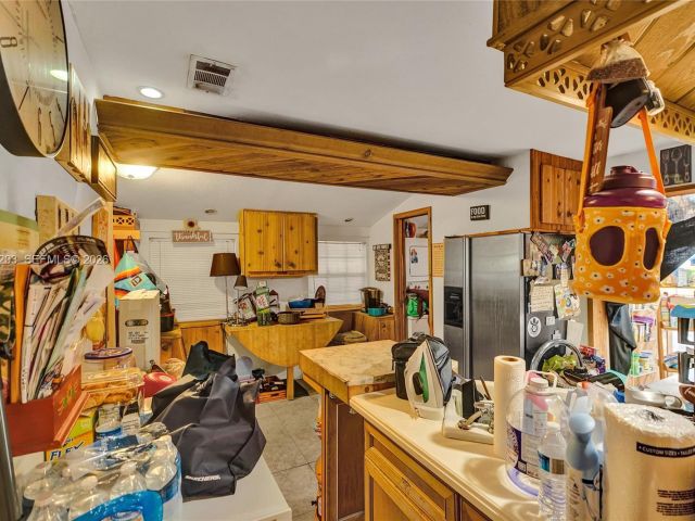 2-bedroom home for sale in Hollywood - 1024 N 24th Ave - MondialRealty