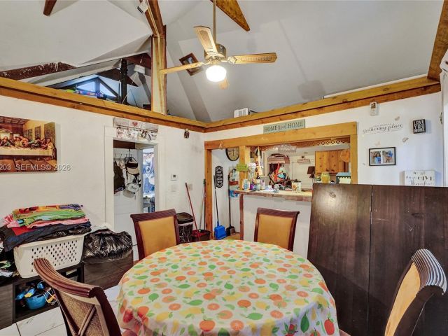 2-bedroom home for sale in Hollywood - 1024 N 24th Ave - MondialRealty