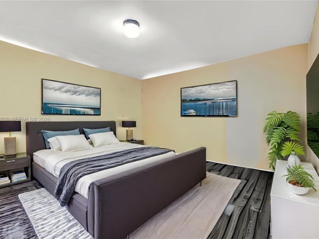 2-bedroom home for sale in Hollywood - 1024 N 24th Ave - MondialRealty