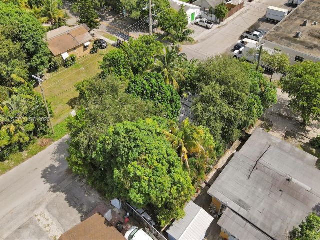 2-bedroom home for sale in Hollywood - 1024 N 24th Ave - MondialRealty