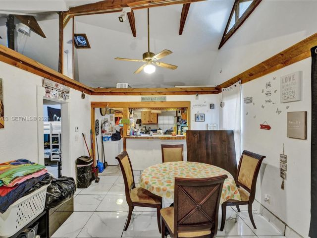 2-bedroom home for sale in Hollywood - 1024 N 24th Ave - MondialRealty