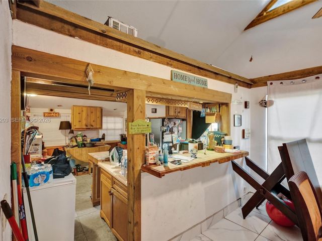 2-bedroom home for sale in Hollywood - 1024 N 24th Ave - MondialRealty