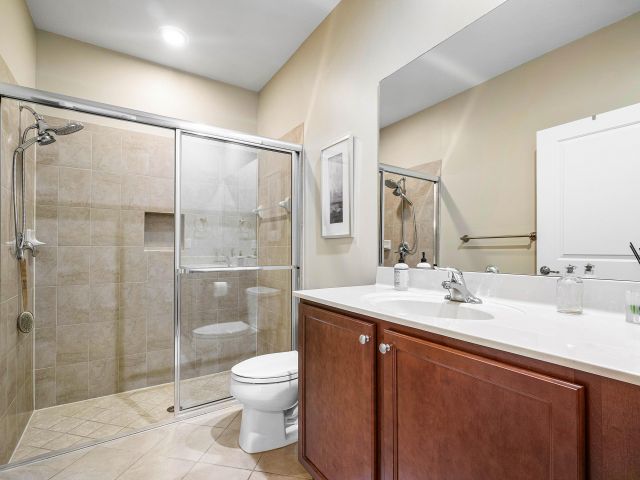 Home for rent at 34 NW 7th Street 34 - photo 6625455