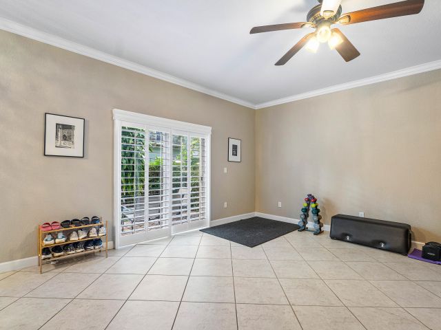 Home for rent at 34 NW 7th Street 34 - photo 6625456