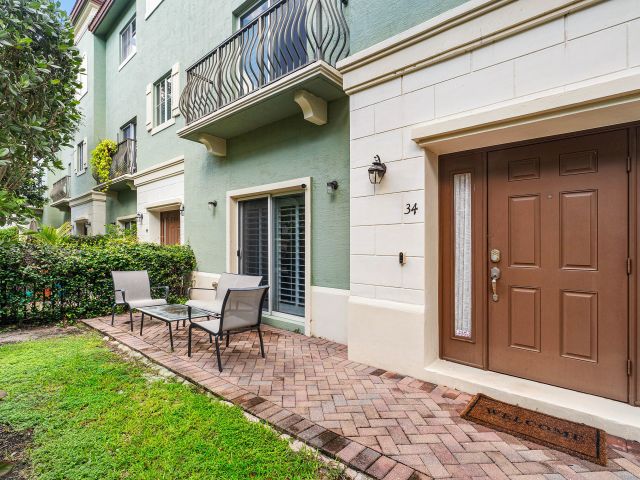 Home for rent at 34 NW 7th Street 34 - photo 6625459