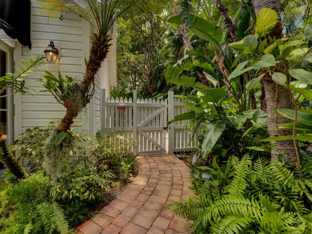 Home for rent at 306 N Swinton Avenue - photo 6614481