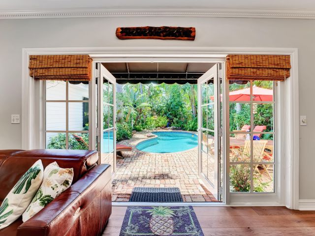 Home for rent at 306 N Swinton Avenue - photo 6614483