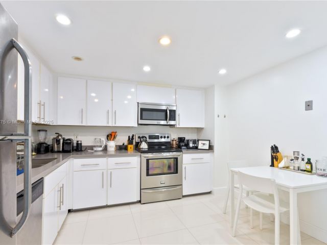 Apartment for sale  Unit #20V - photo 6614657