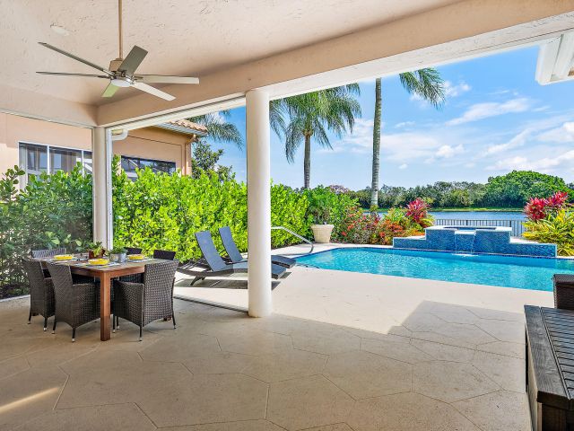 Home for sale at 8933 Lakes Boulevard - photo 6614364