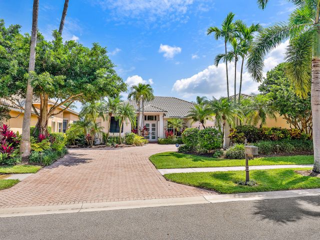 Home for sale at 8933 Lakes Boulevard - photo 6614368