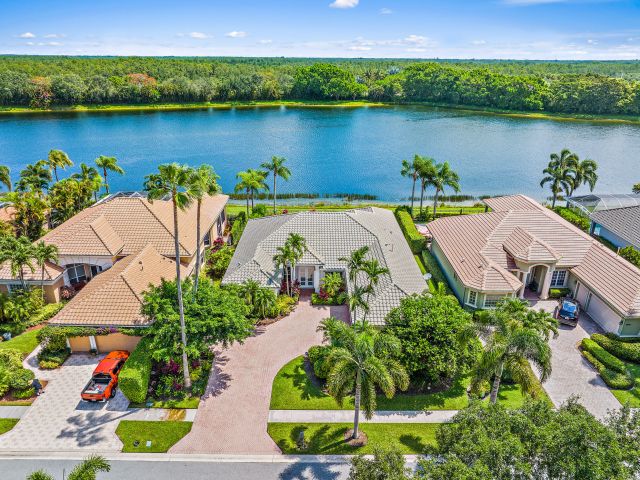 Home for sale at 8933 Lakes Boulevard - photo 6614369