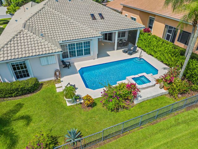 Home for sale at 8933 Lakes Boulevard - photo 6614375