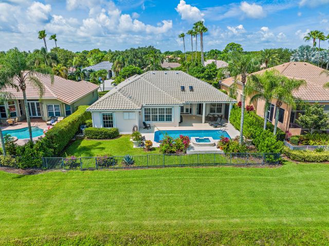 Home for sale at 8933 Lakes Boulevard - photo 6614376