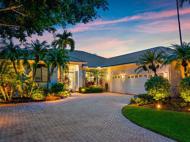 Home for sale at 8933 Lakes Boulevard - photo 6614381