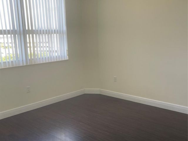 Apartment for rent  Unit #605 - photo 6614595