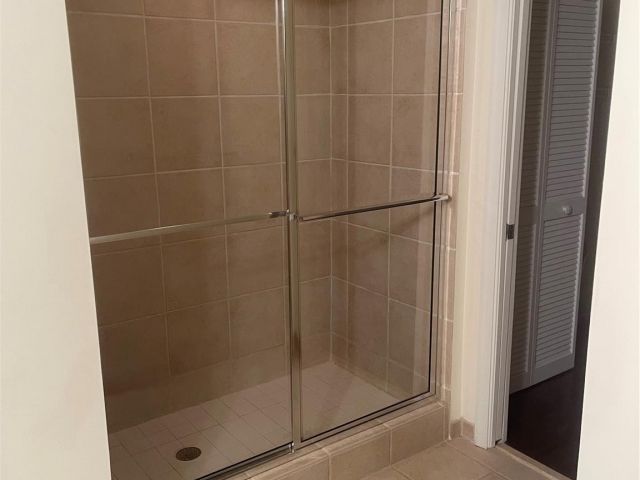 Apartment for rent  Unit #605 - photo 6614596