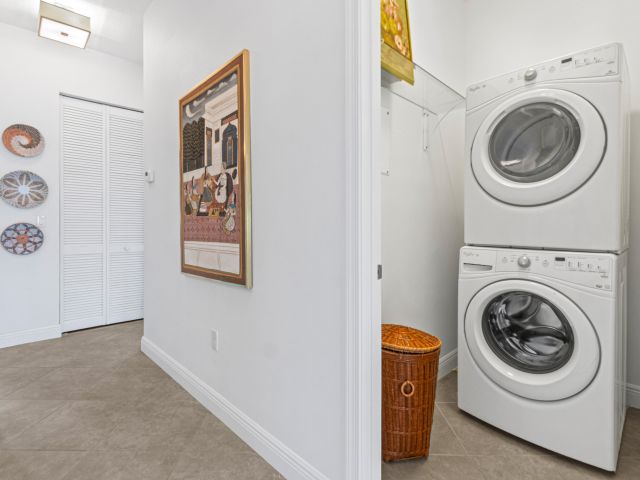 Home for rent at 3620 S Dixie Highway 240 - photo 6635848