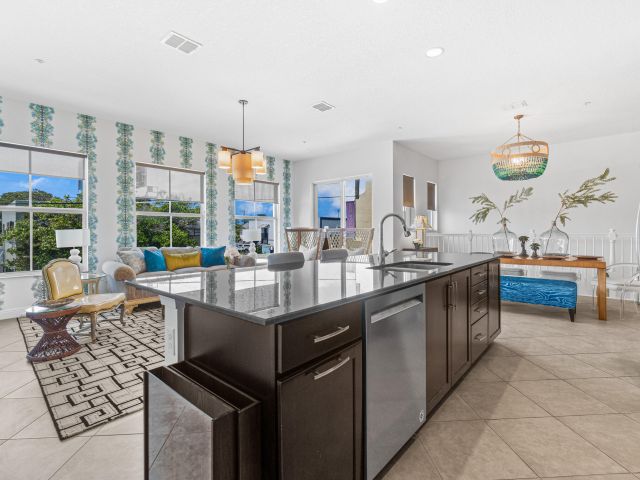 Home for rent at 3620 S Dixie Highway 240 - photo 6635851